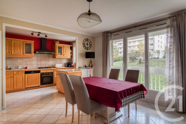 Appartement F5 à vendre  5 pièces - 100,79 m2 ERMONT - 95