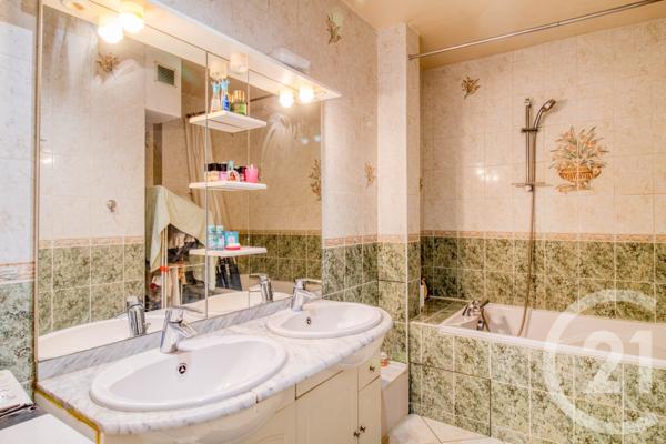 Appartement F5 à vendre  5 pièces - 100,79 m2 ERMONT - 95