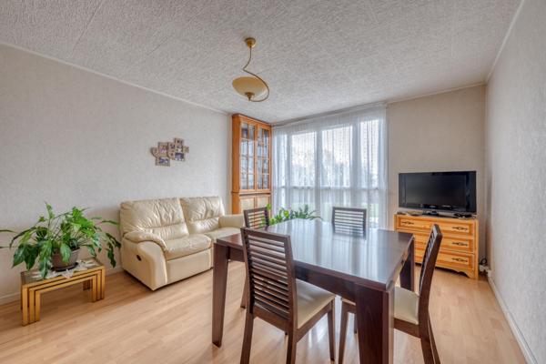 3 pièces 70 m² calme avec cave et parking