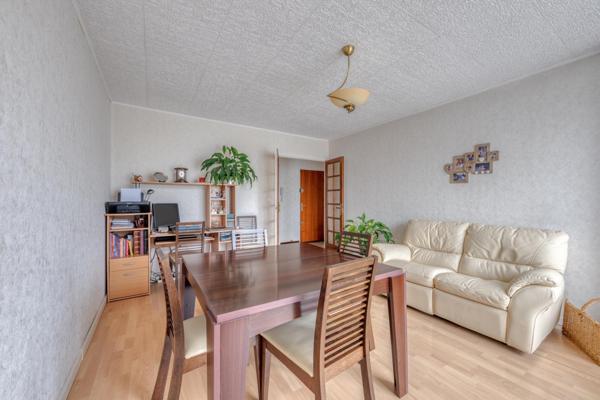 3 pièces 70 m² calme avec cave et parking