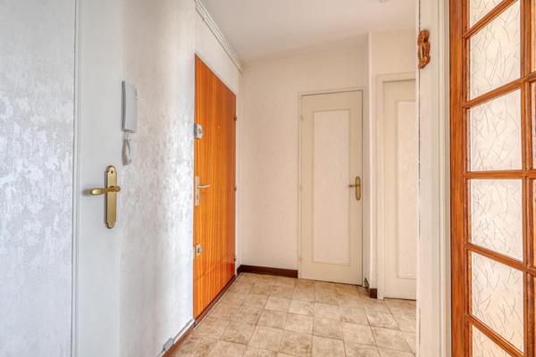 3 pièces 70 m² calme avec cave et parking