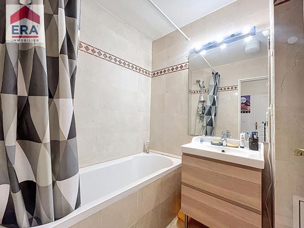 A VENDRE 4 PIECES 88m² - PORTE D'IVRY - TERRASSE ET PARKING