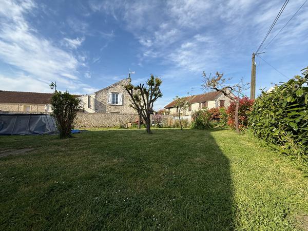 Maison individuelle - 4 chambres - 542 m² de parcelle.