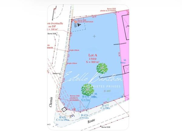 Terrain constructible de 860 m2 à Doissin