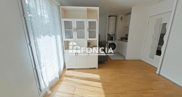 Location Studio meublé 30.21 m² - Montmagny 95360