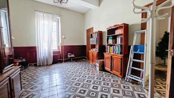 Maison de maitre de 262 m² avec grange de 50 m² sur deux niveaux