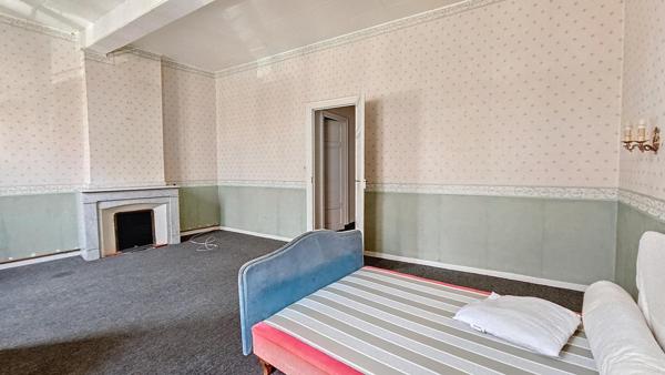 Maison de maitre de 262 m² avec grange de 50 m² sur deux niveaux