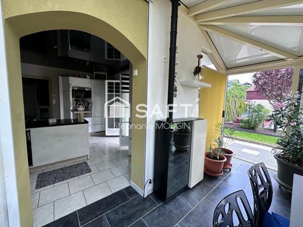 Superbe maison familiale avec prestations haut de gamme, proche Suisse