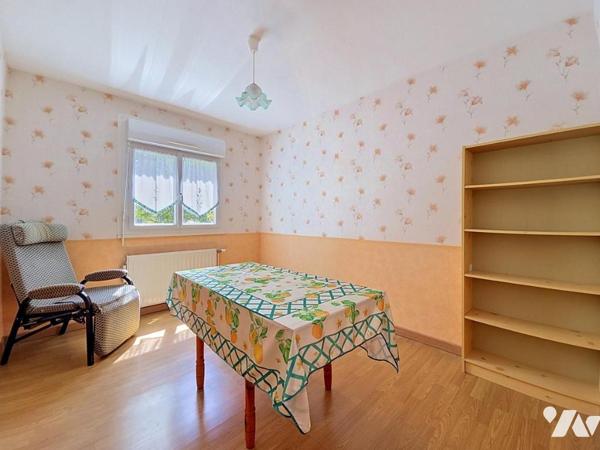 VILLERS-FRANQUEUX - Pavillon de type 4 sur sous-sol complet