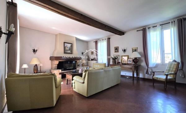 PROCHE CHARTRES - THIVARS - CHARMANTE MAISON DE VILLE de 295 m², 8 pièces