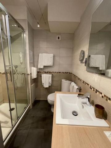 Secteur Avignon, Le Pontet - HOTEL 30 CHAMBRES, RESTAURANT ET PISCINE