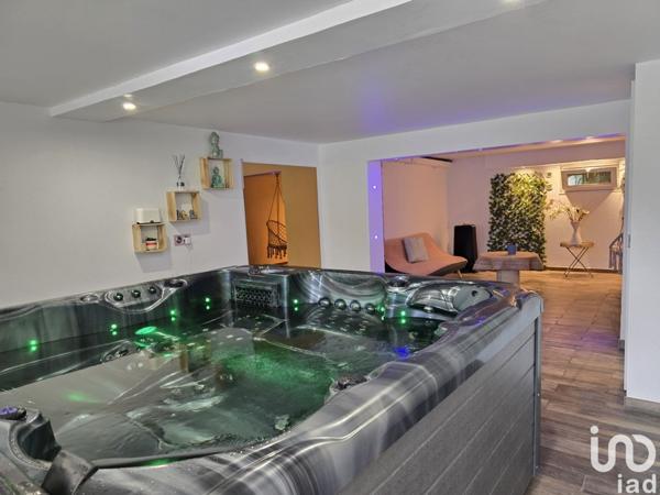 Maison 8 pièces de 193 m² à Vrigne-aux-Bois (08330)