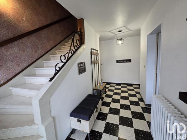 Maison 8 pièces de 193 m² à Vrigne-aux-Bois (08330)