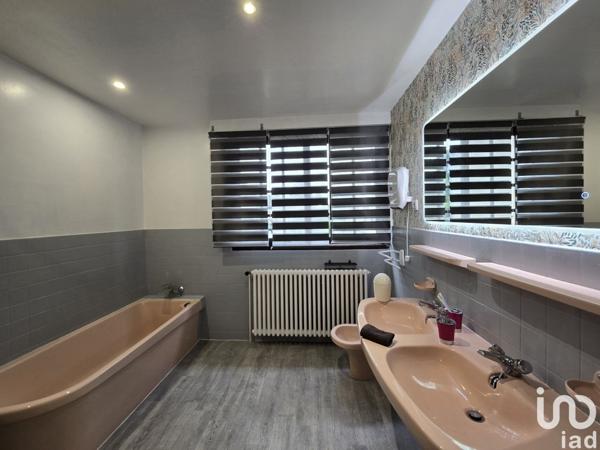 Maison 8 pièces de 193 m² à Vrigne-aux-Bois (08330)