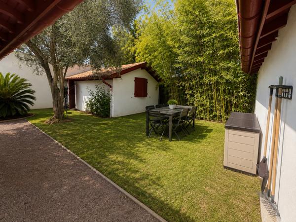 BIARRITZ – MAISON AVEC JARDIN, GARAGE & DÉPENDANCE – VENDUE LOUÉE A UNE PERSONNE AGÉE