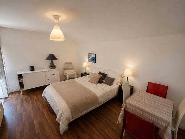 BIARRITZ – MAISON AVEC JARDIN, GARAGE & DÉPENDANCE – VENDUE LOUÉE A UNE PERSONNE AGÉE