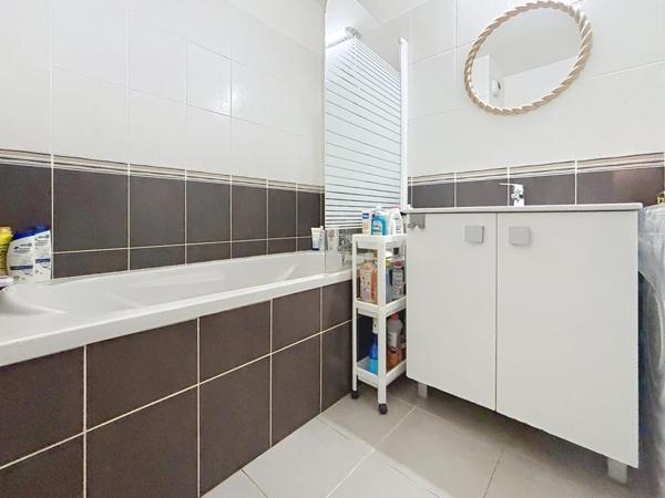 T3 avec ascenseur, terrasse et parking