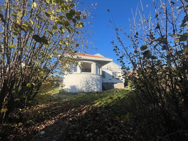 Secteur route d'Archette, maison dans impasse et nature, vue Moselle.