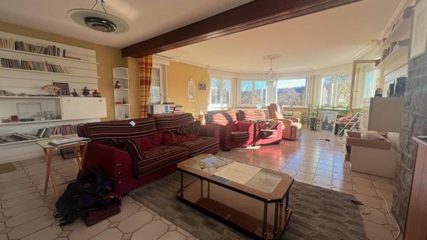 Secteur route d'Archette, maison dans impasse et nature, vue Moselle.