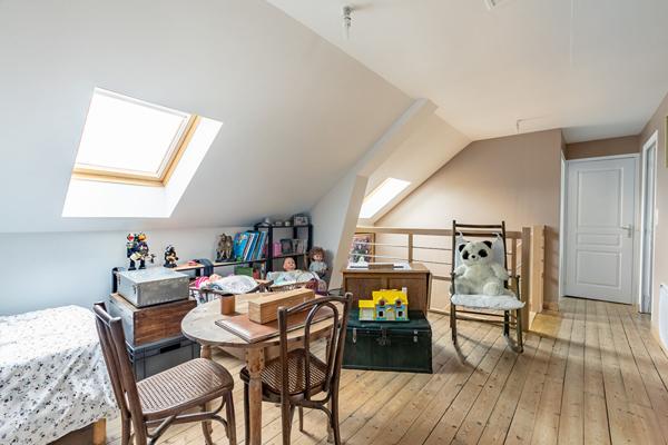 Charmante fermette rénovée avec dépendances et jardins