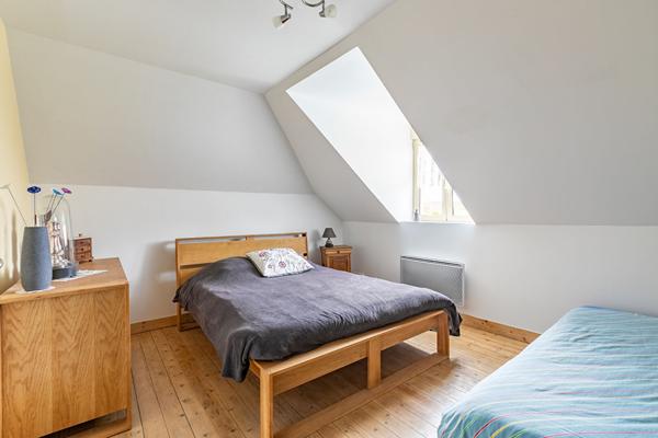 Charmante fermette rénovée avec dépendances et jardins