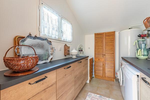 Charmante fermette rénovée avec dépendances et jardins