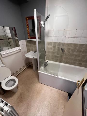 Appartement
         2 pièces
        - 35 m² 70 200 € *