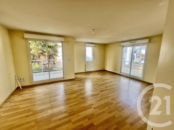 Appartement F3 à vendre  3 pièces - 73,45 m 2   PAU  - 64