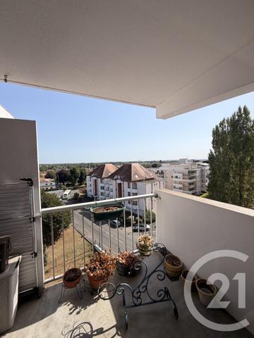 Appartement F3 à vendre  3 pièces - 73,45 m 2   PAU  - 64