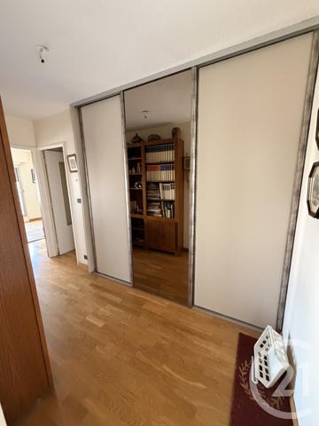 Appartement F3 à vendre  3 pièces - 73,45 m 2   PAU  - 64