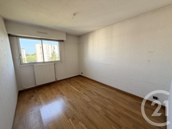 Appartement F3 à vendre  3 pièces - 73,45 m 2   PAU  - 64