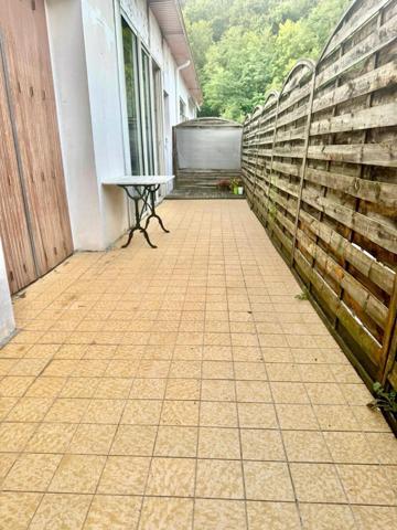 Appartement à LE CHAMBON-FEUGEROLLES, 42500 - 5 pièces 135m²