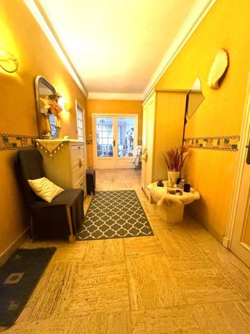 Appartement à LE CHAMBON-FEUGEROLLES, 42500 - 5 pièces 135m²