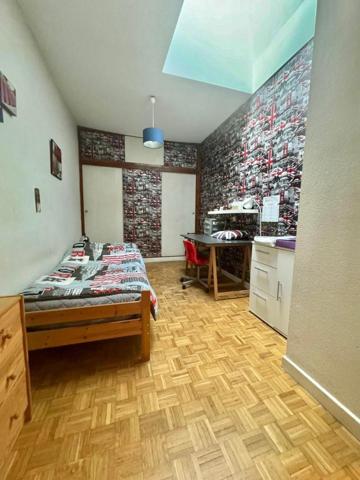 Appartement à LE CHAMBON-FEUGEROLLES, 42500 - 5 pièces 135m²