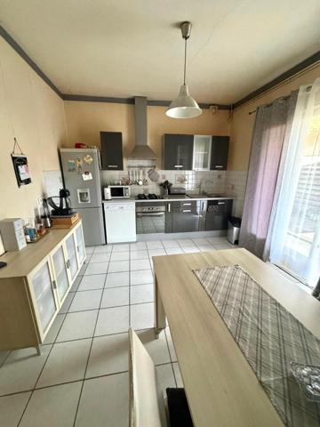 Appartement à LE CHAMBON-FEUGEROLLES, 42500 - 5 pièces 135m²