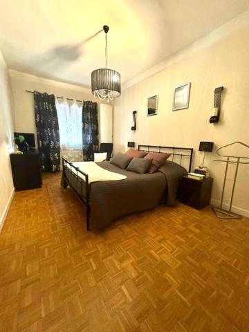 Appartement à LE CHAMBON-FEUGEROLLES, 42500 - 5 pièces 135m²