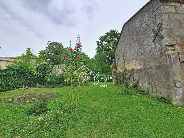 COUP DE COEUR : Ancien Chai du XIX? siècle à transformer en habitation d'exception – Zone UB constructible