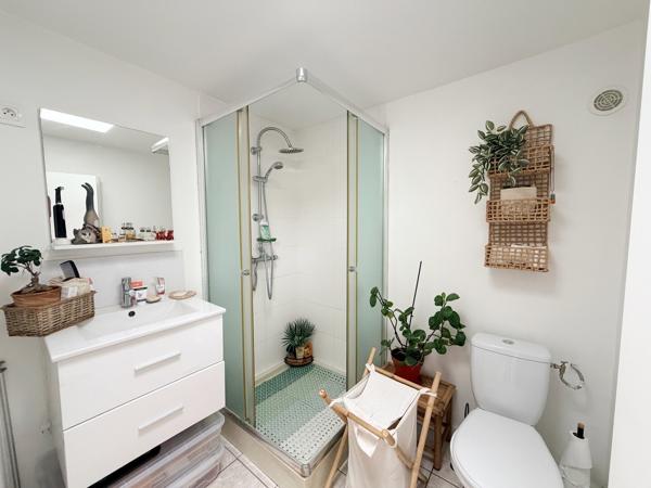 MAGESCQ - BEL ENSEMBLE IMMOBILIER 1 MAISON + 2 APPARTEMENTS + TERRAIN