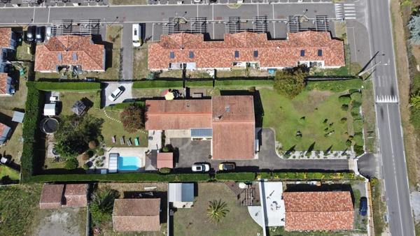 MAGESCQ - BEL ENSEMBLE IMMOBILIER 1 MAISON + 2 APPARTEMENTS + TERRAIN