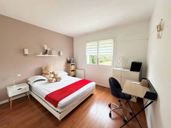 MAGESCQ - BEL ENSEMBLE IMMOBILIER 1 MAISON + 2 APPARTEMENTS + TERRAIN