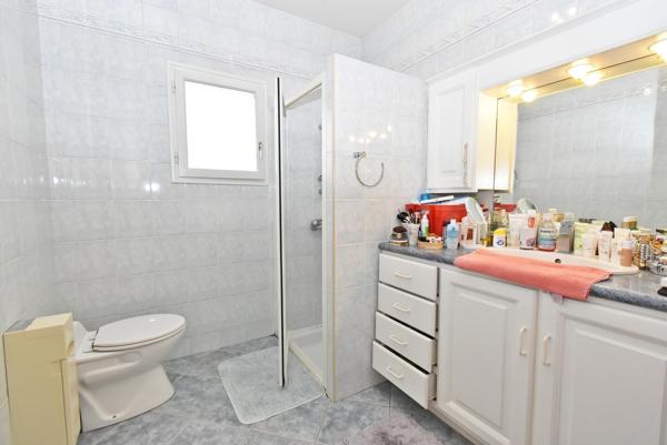 MAGESCQ - BEL ENSEMBLE IMMOBILIER 1 MAISON + 2 APPARTEMENTS + TERRAIN