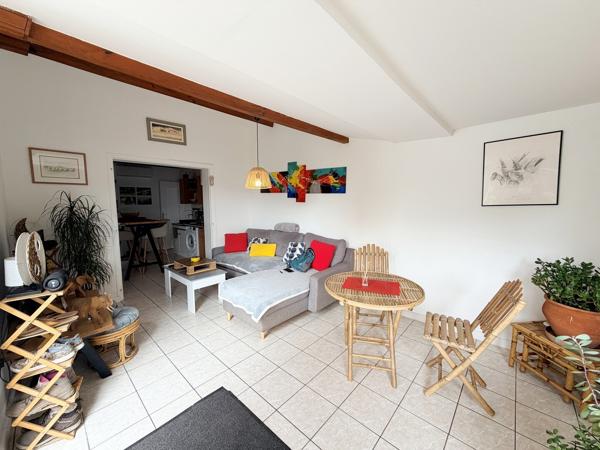 MAGESCQ - BEL ENSEMBLE IMMOBILIER 1 MAISON + 2 APPARTEMENTS + TERRAIN