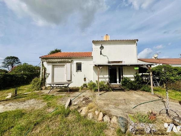 Divatte-Sur-Loire, maison avec dépendances