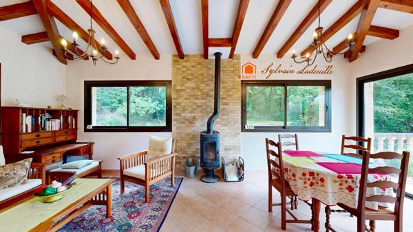 Maison périgourdine 5 pièces de 142 m2 sur 6515m2 de terrain et bois