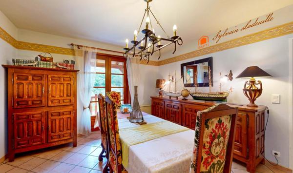 Maison périgourdine 5 pièces de 142 m2 sur 6515m2 de terrain et bois