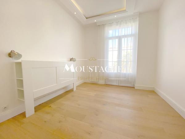 APPARTEMENT DE STANDING - APERÇU MER EN PLEIN COEUR DU CENTRE VILLE -