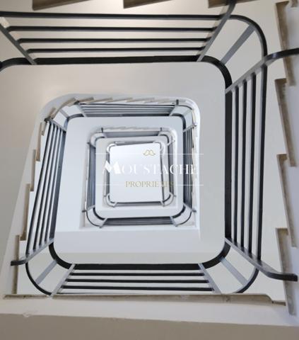 APPARTEMENT DE STANDING - APERÇU MER EN PLEIN COEUR DU CENTRE VILLE -