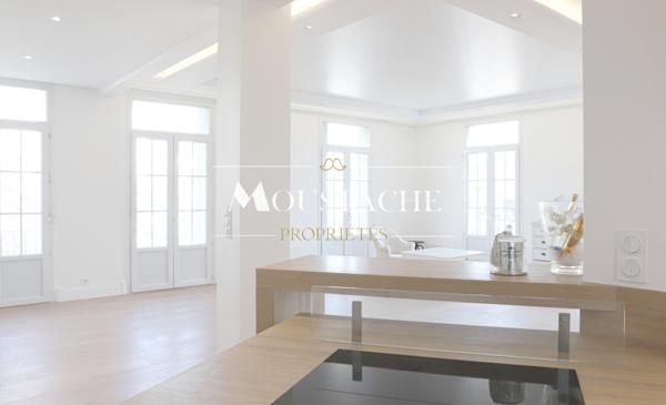 APPARTEMENT DE STANDING - APERÇU MER EN PLEIN COEUR DU CENTRE VILLE -