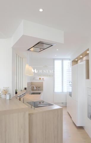 APPARTEMENT DE STANDING - APERÇU MER EN PLEIN COEUR DU CENTRE VILLE -