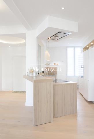 APPARTEMENT DE STANDING - APERÇU MER EN PLEIN COEUR DU CENTRE VILLE -